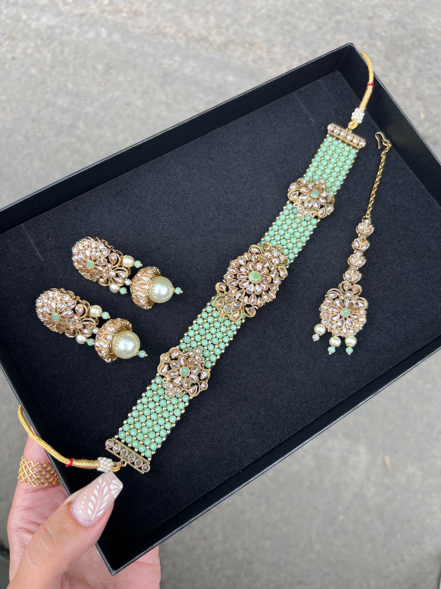 Choker Sets 4
