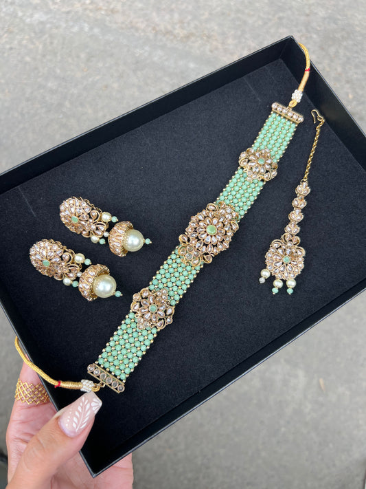 Choker Sets 4