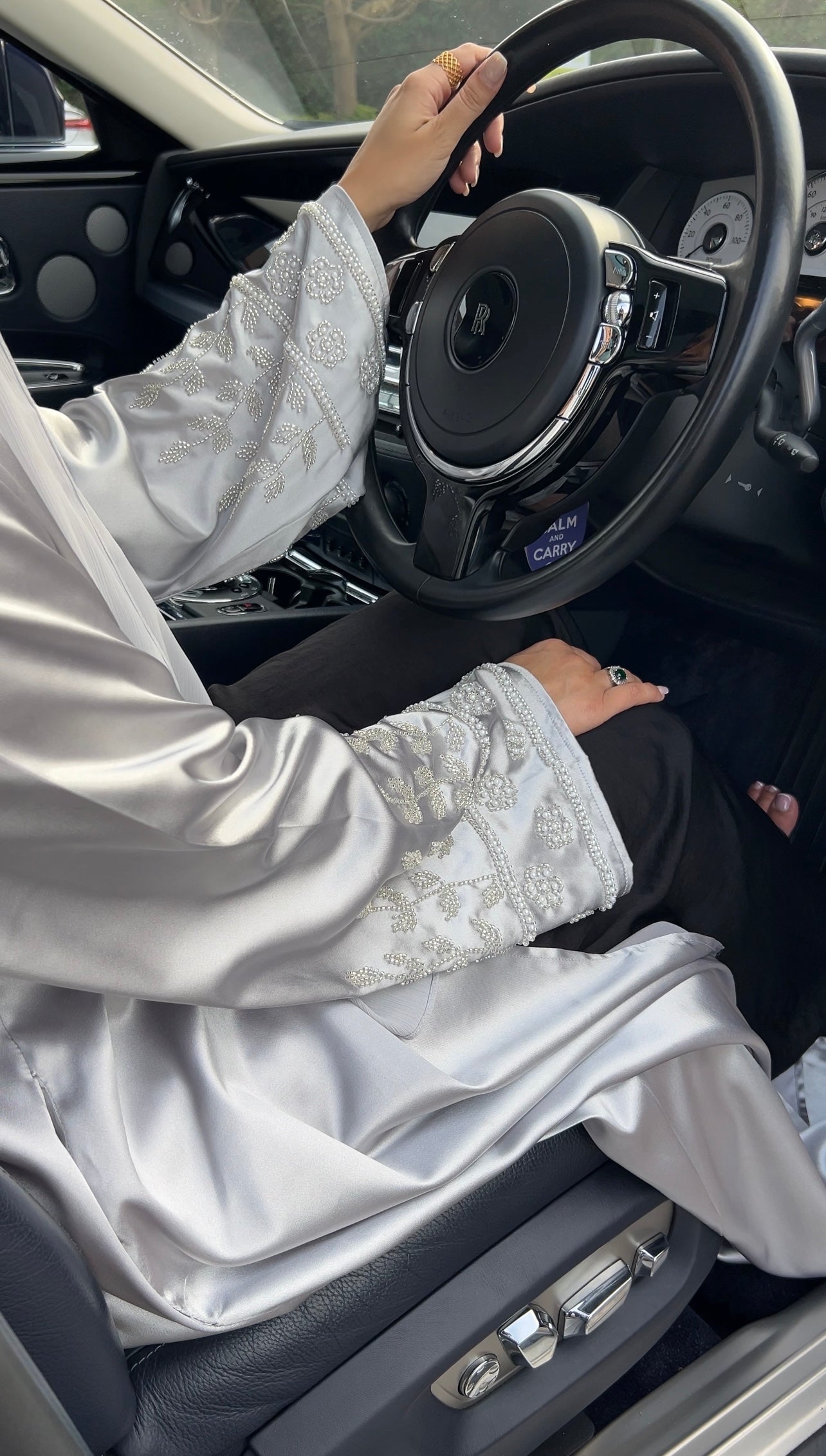 Abaya Silver