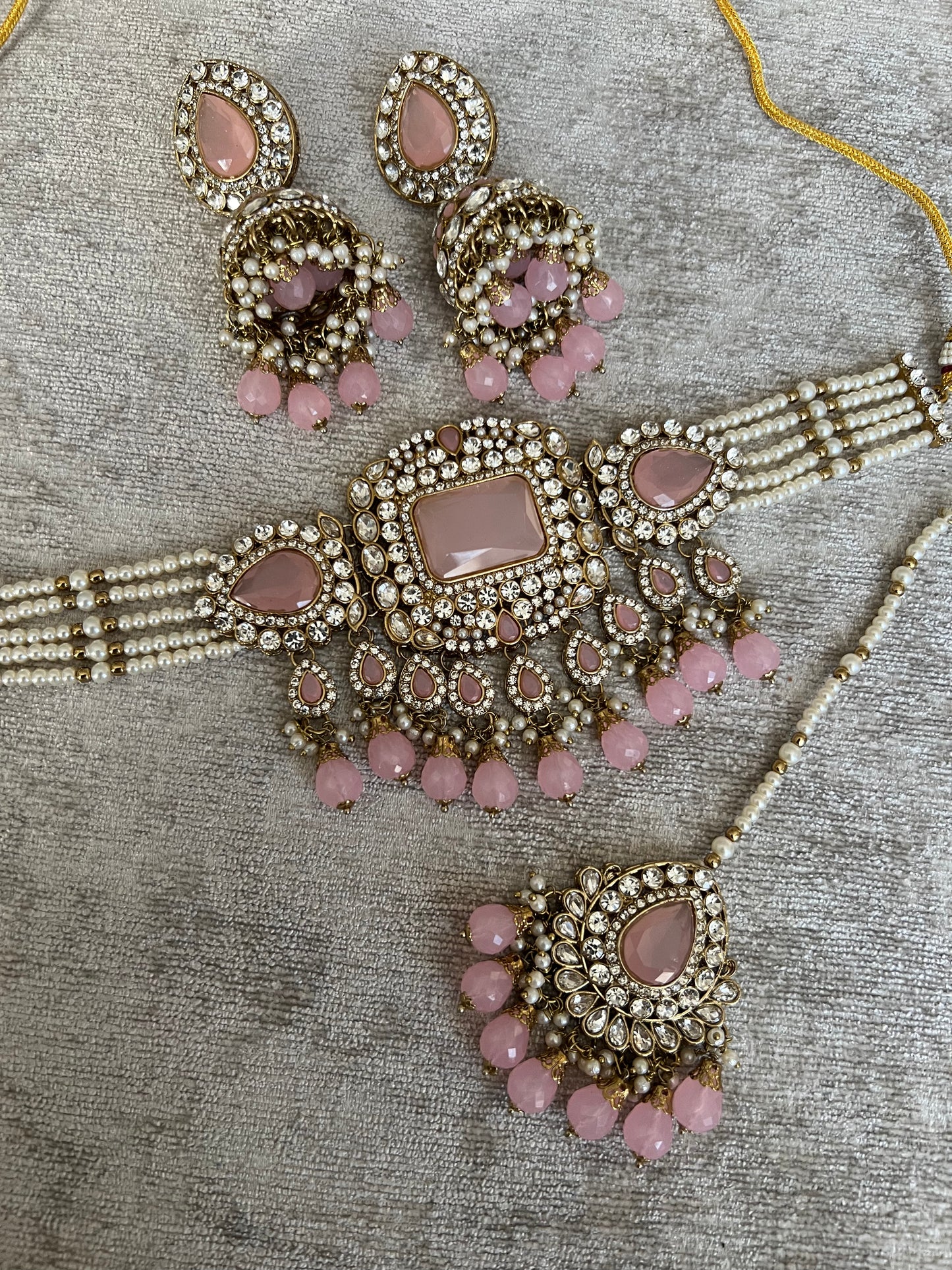 Choker Set 1