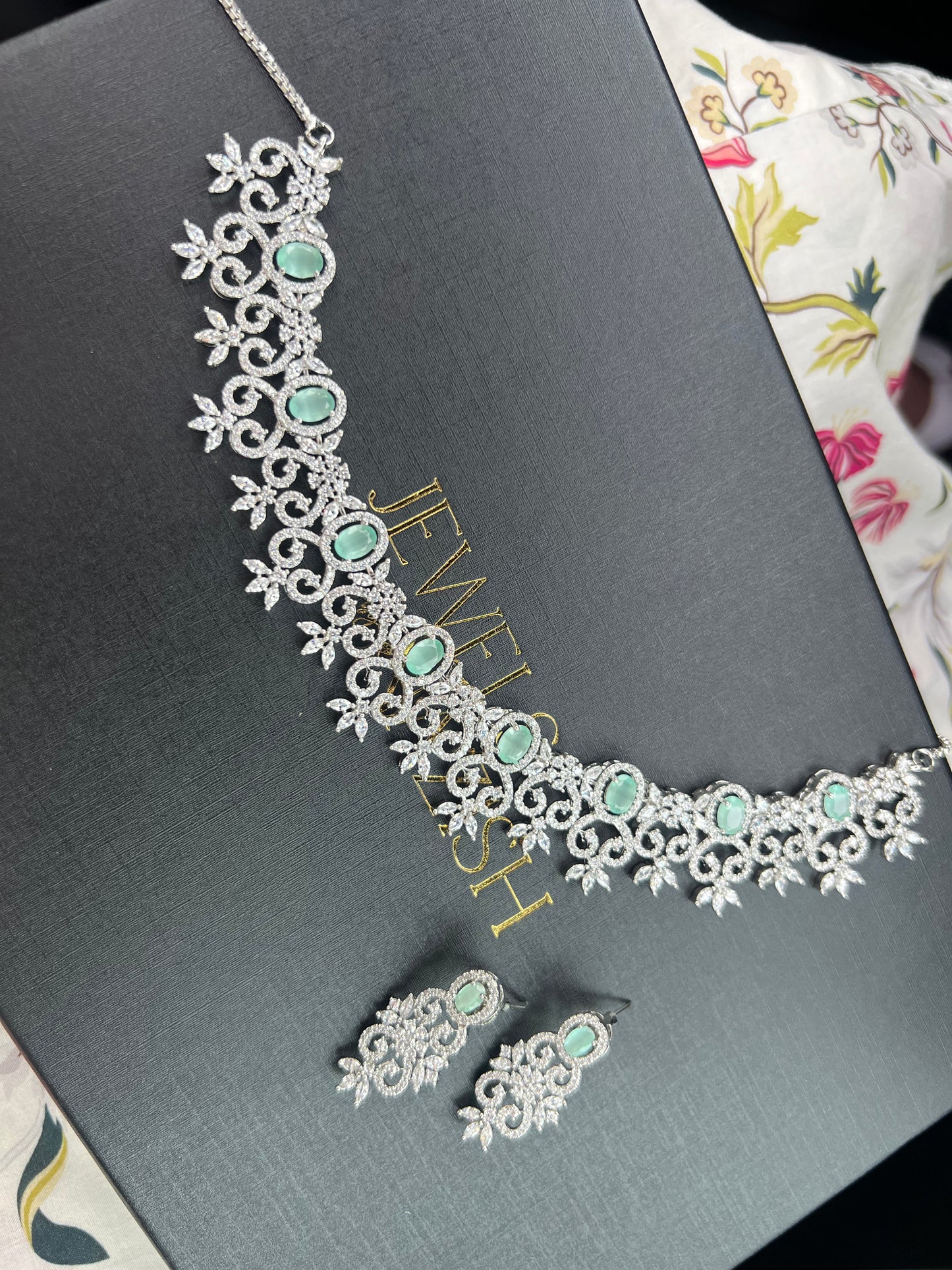 Pretty Dainty Set